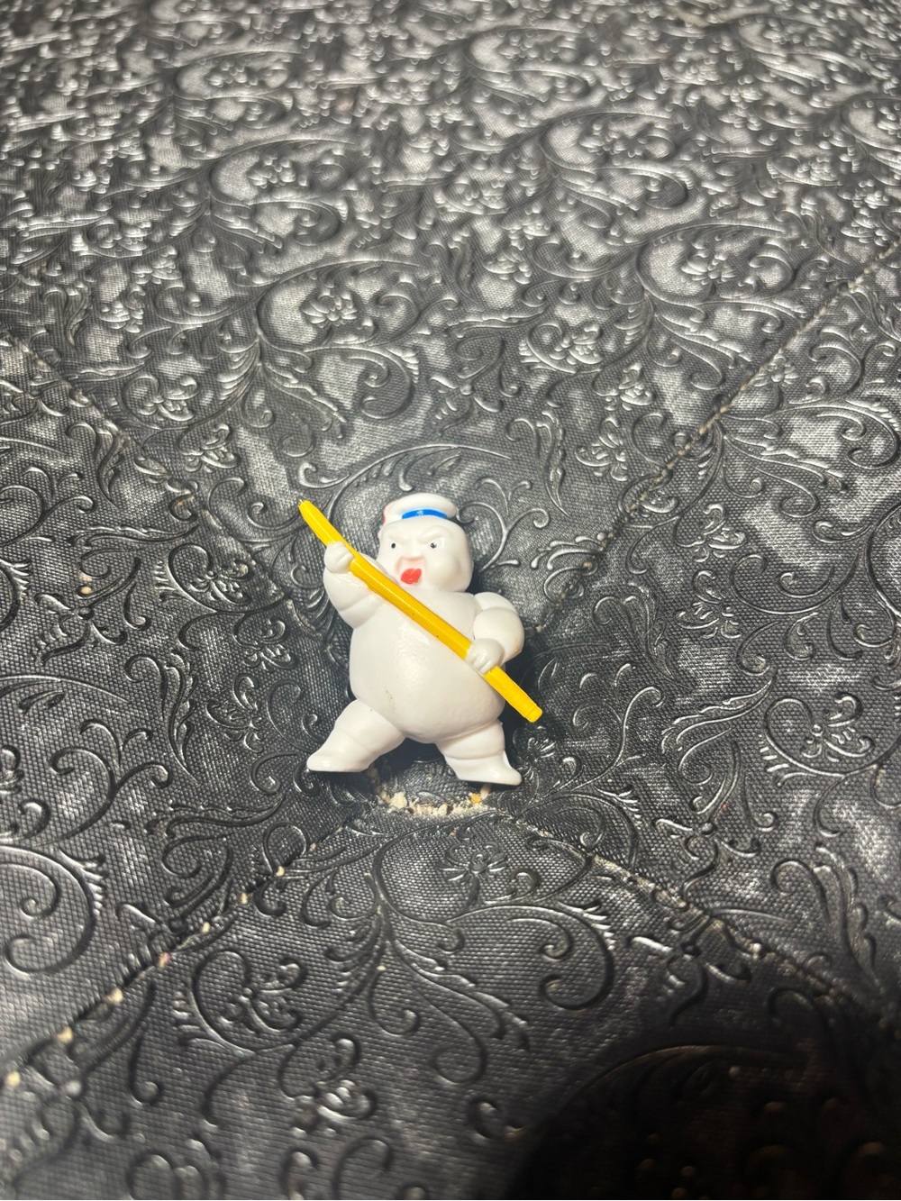 New Classic White Marshmallow Man Mini Figure - White with Yellow Accessory
